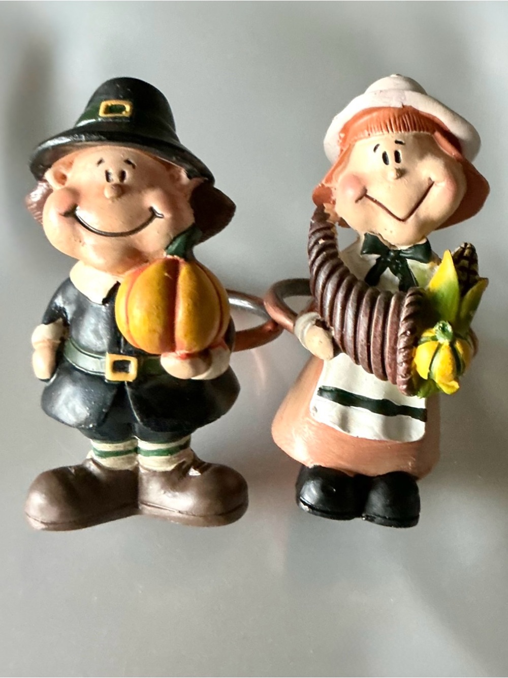 Set of 2 Festive Thanksgiving Figurines Pilgrims Couple, Napkins Holders Rings
